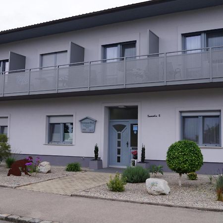 Gaestehaus Gisch Sandra Подерсдорф-ам-Зе Экстерьер фото